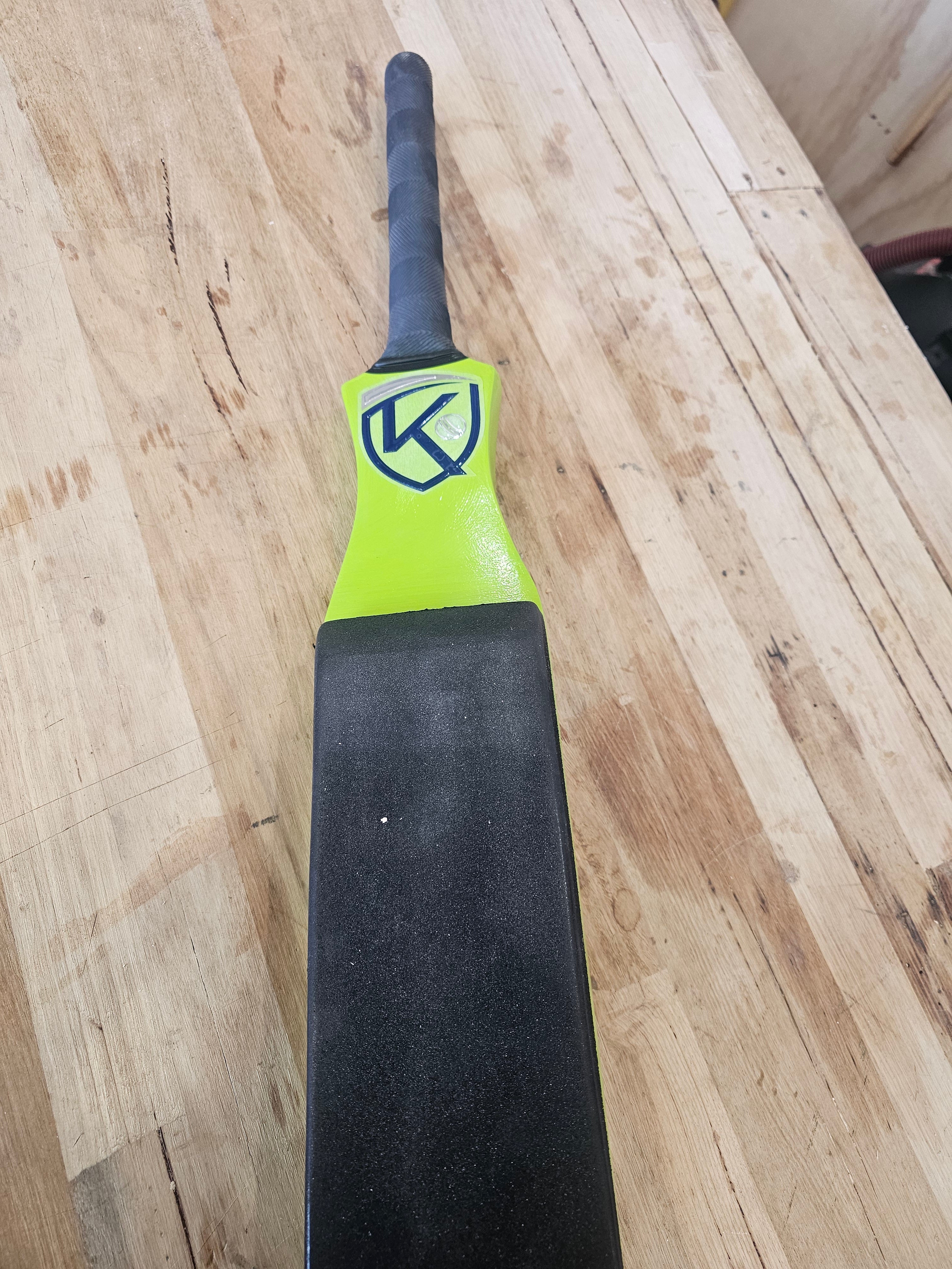 KAOS CATCHING BAT
