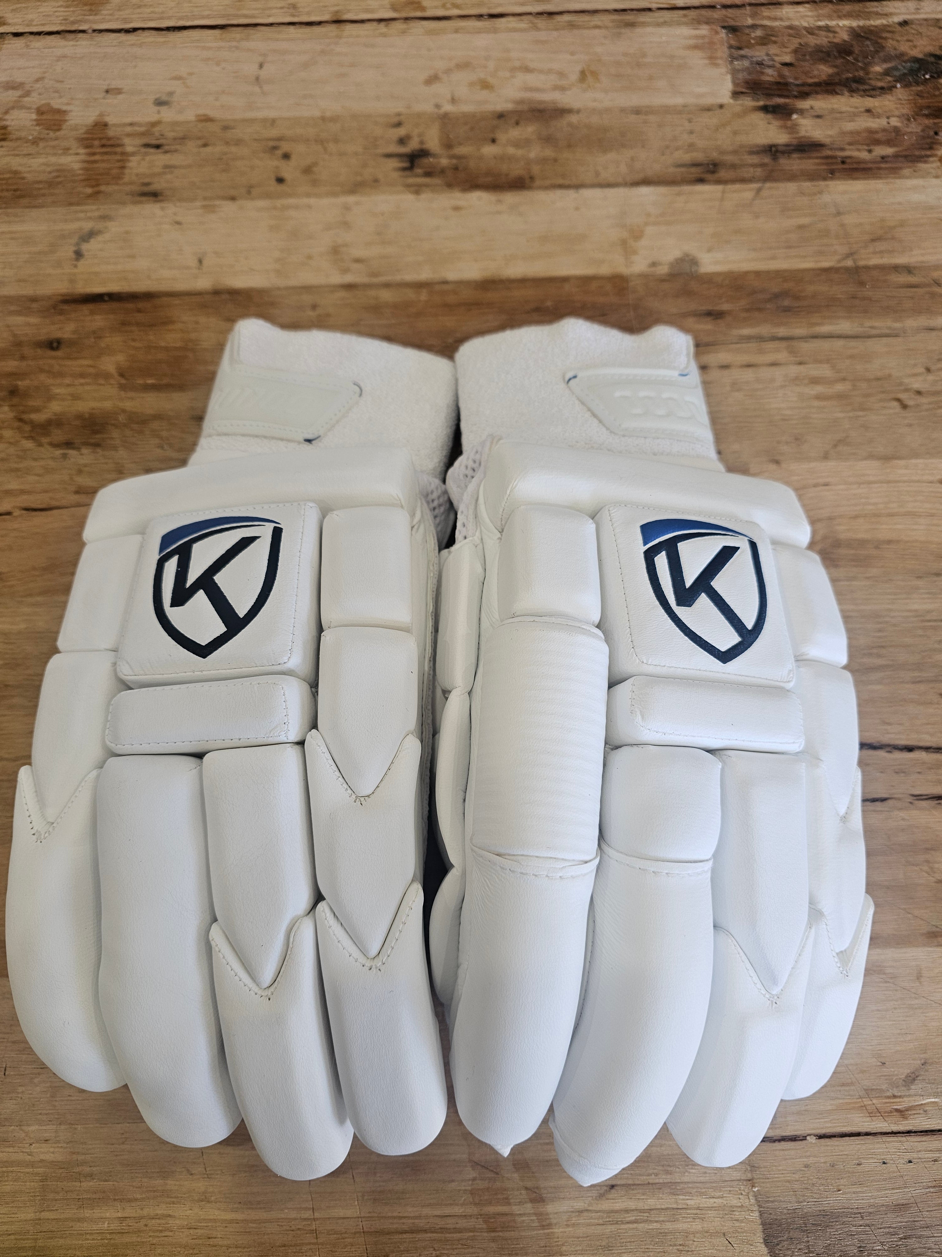 KAOS GLOVES : CLUB RANGE