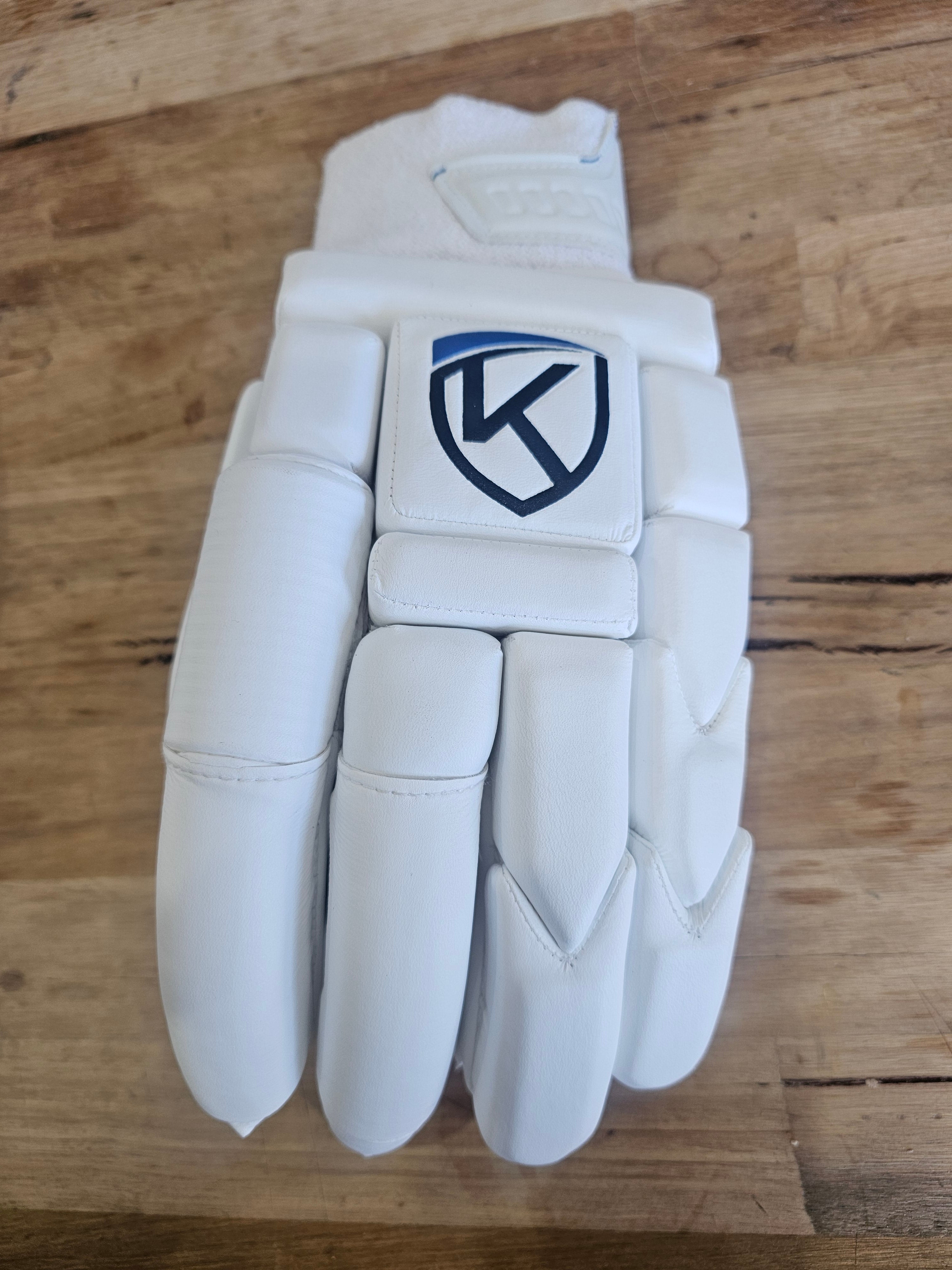 KAOS GLOVES : CLUB RANGE